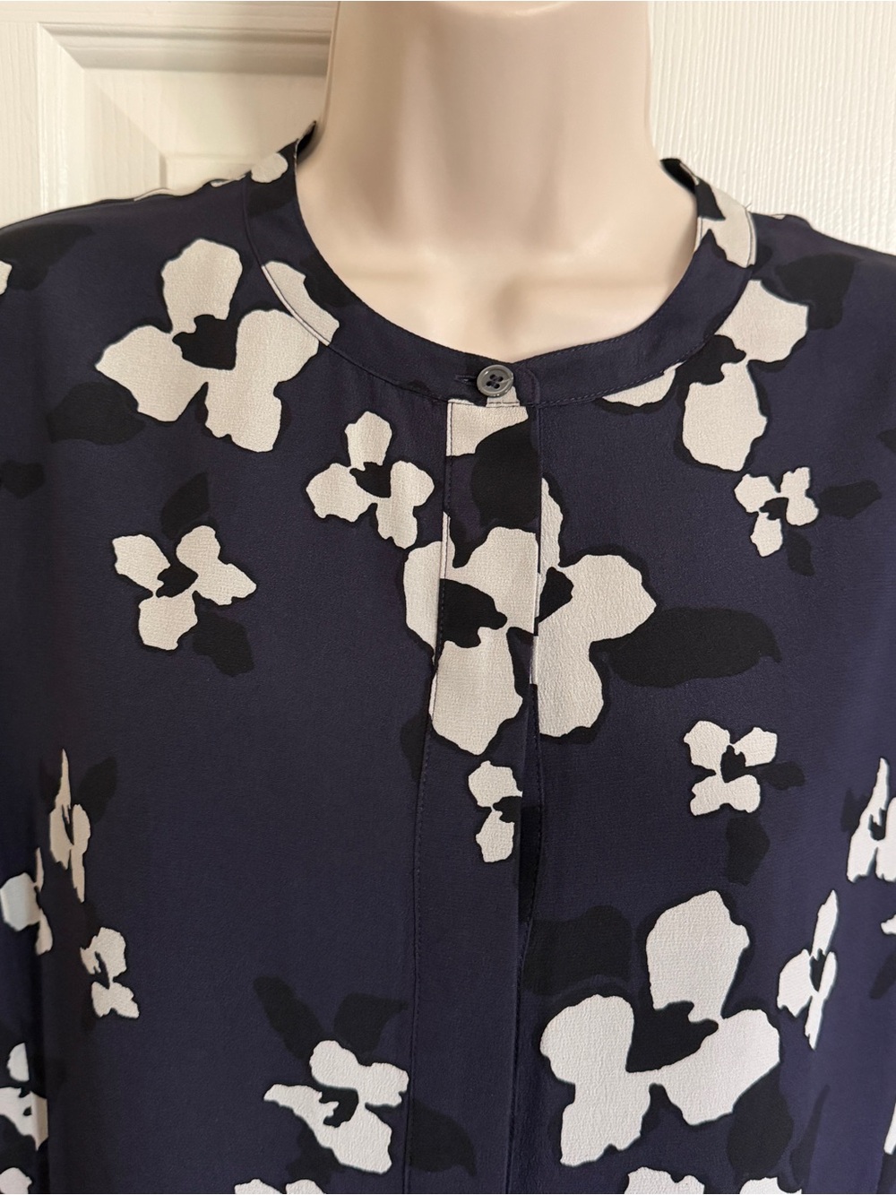 NWOT$415 Theory Navy/ivory Carstan Autumn Print Silk dress Size 8 - Picture 3 of 8